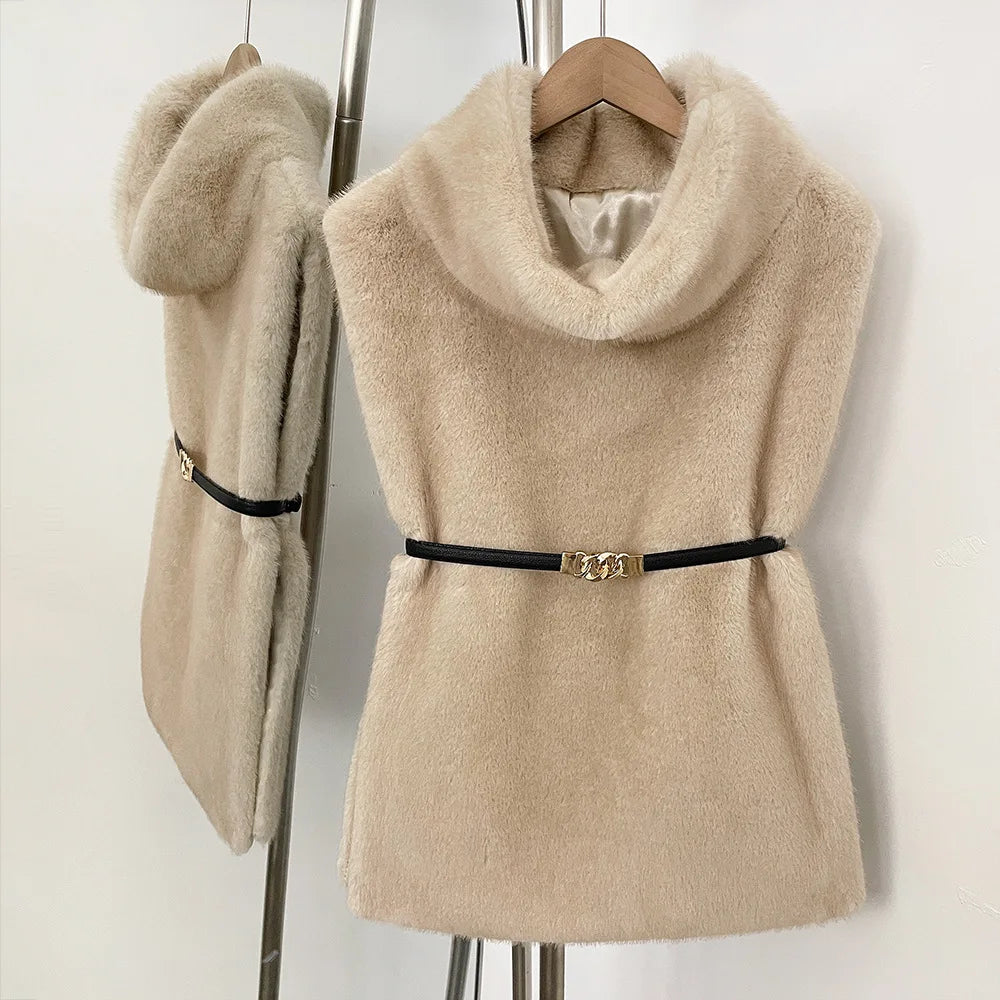 Faux fur bodywarmer met colkraag en riem