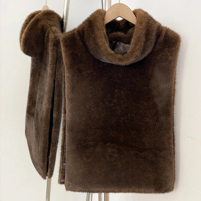 Faux fur bodywarmer met colkraag en riem